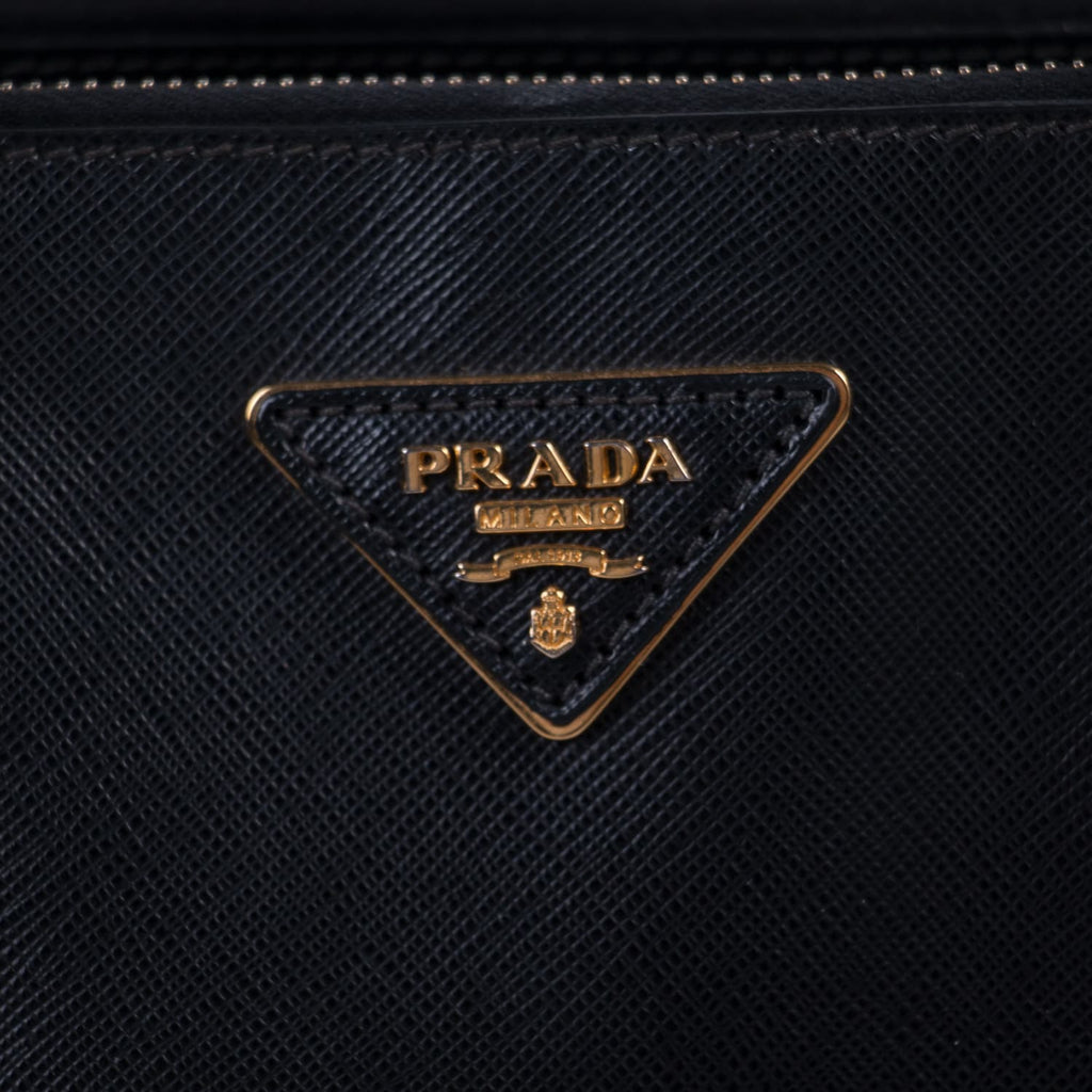Prada Large Saffiano Lux Double Zip Tote Bag Bags Prada - Shop authentic new pre-owned designer brands online at Re-Vogue