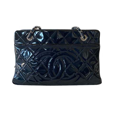 Chanel 2.55 Reissue 226 Flap Bag