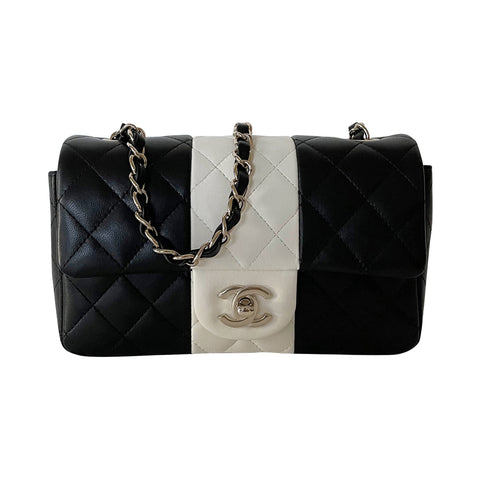Chanel 2.55 Reissue 226 Flap Bag