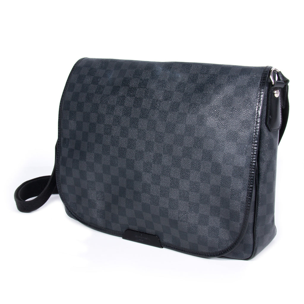 Louis Vuitton Damier Graphite Daniel Bags Louis Vuitton - Shop authentic new pre-owned designer brands online at Re-Vogue