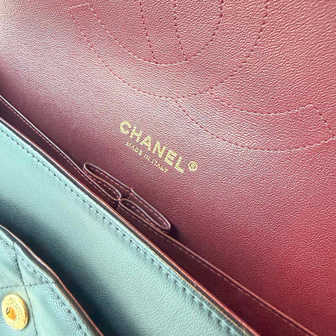 Chanel Classic Jumbo Double Flap Bag - revogue
