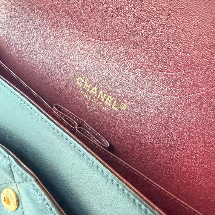 Chanel Classic Jumbo Double Flap Bag - revogue