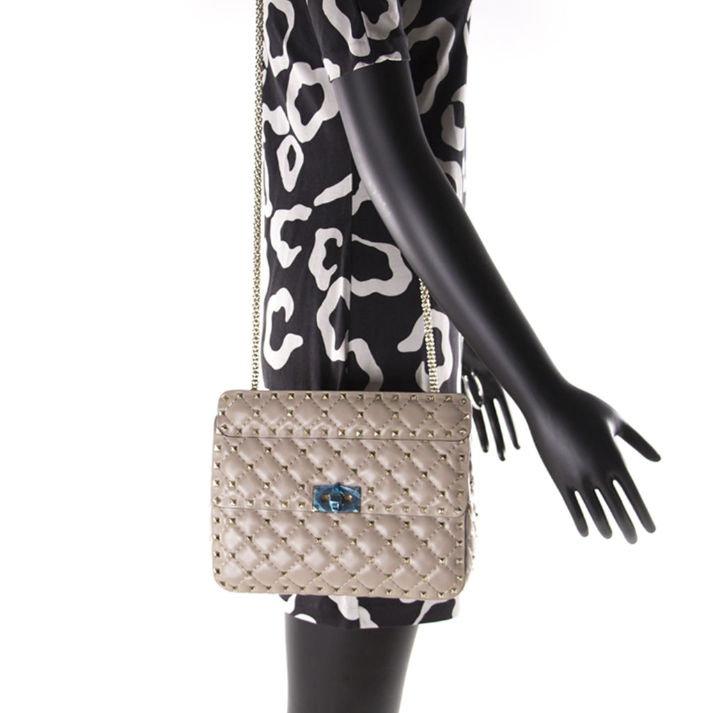 Valentino Rockstud Spike Medium Chain Shoulder Bag Bags Valentino - Shop authentic new pre-owned designer brands online at Re-Vogue