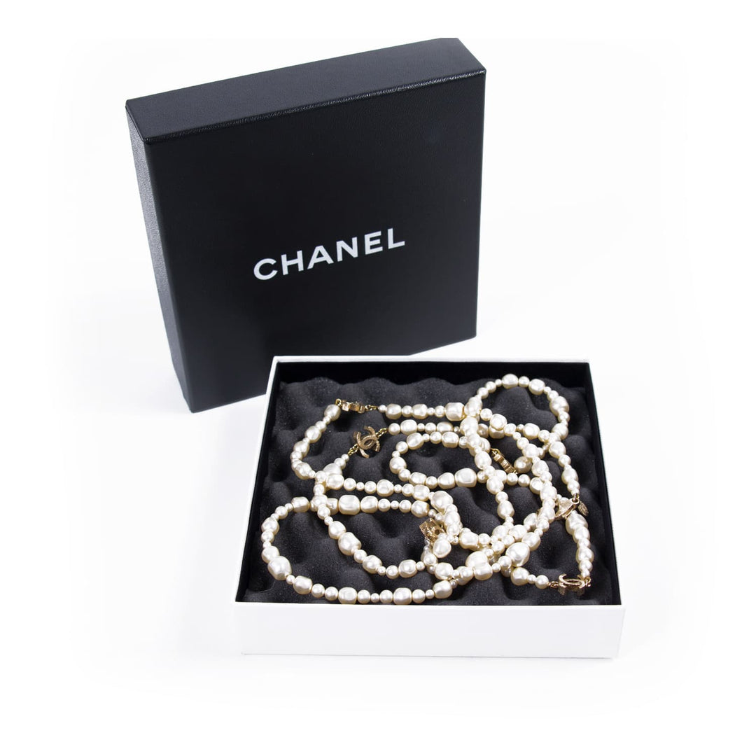 Chanel Pearl Graduated Long Necklace Accessories Chanel - Shop authentic new pre-owned designer brands online at Re-Vogue