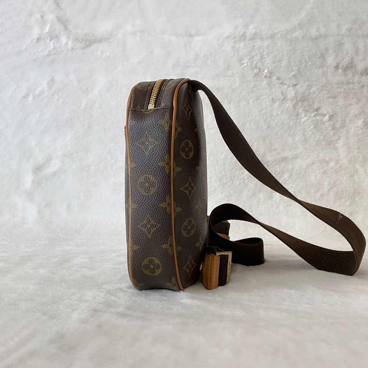 Louis Vuitton Monogram Pochette Gange