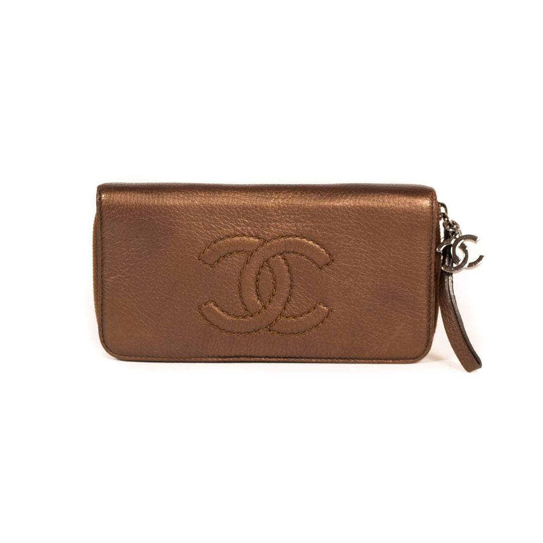 Chanel Luxe Ligne Wallet Accessories Chanel - Shop authentic new pre-owned designer brands online at Re-Vogue