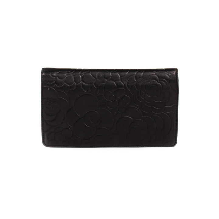 Chanel Camelia Bifold Wallet Accessories Chanel - Shop authentic new pre-owned designer brands online at Re-Vogue