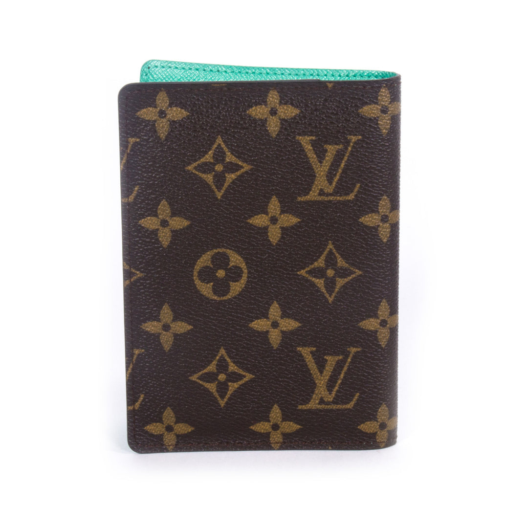 Louis Vuitton Monogram Passport Cover - revogue