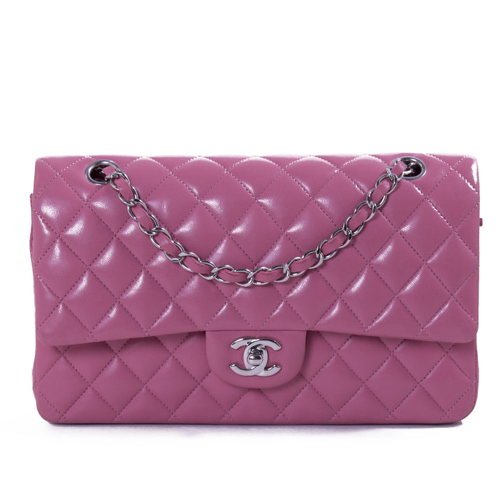 Chanel Classic Medium Double Flap Bags Chanel - Shop authentic new pre-owned designer brands online at Re-Vogue