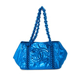 Chanel Modern Chain E/W Tote Bags Chanel - Shop authentic new pre-owned designer brands online at Re-Vogue
