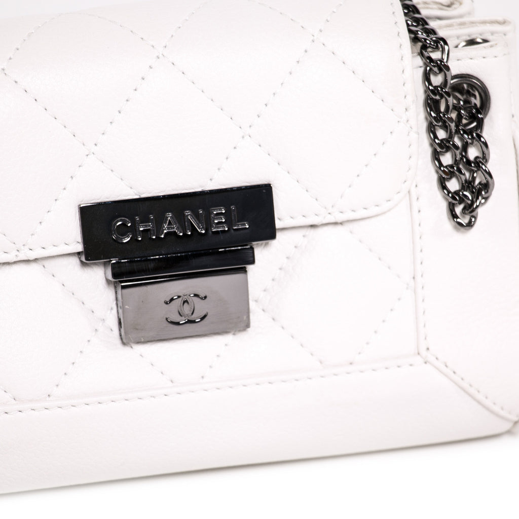 Chanel Caviar Accordion Flap Bag Bags Chanel - Shop authentic new pre-owned designer brands online at Re-Vogue