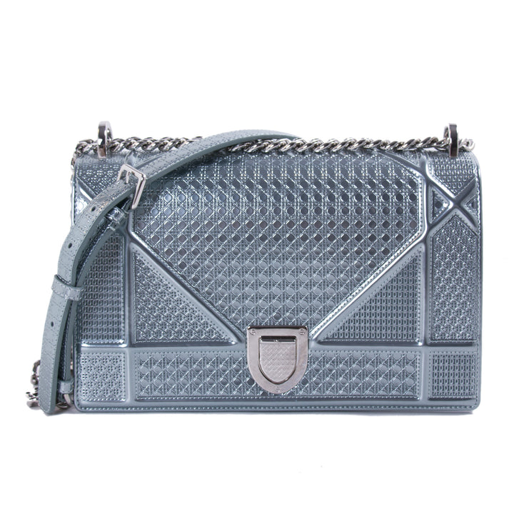 Christian Dior Diorama Medium Shoulder Bag Bags Dior - Shop authentic new pre-owned designer brands online at Re-Vogue