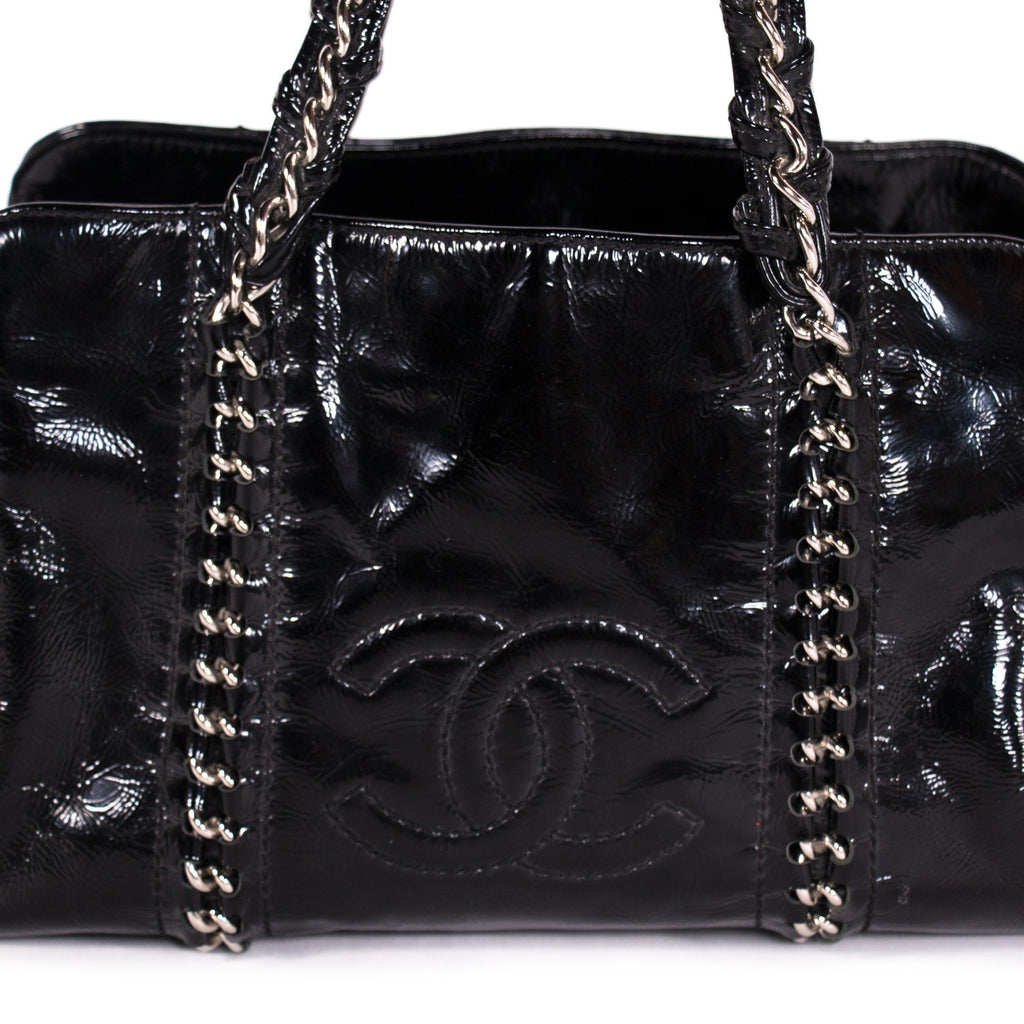 Chanel Luxe Ligne Tote Bags Chanel - Shop authentic new pre-owned designer brands online at Re-Vogue