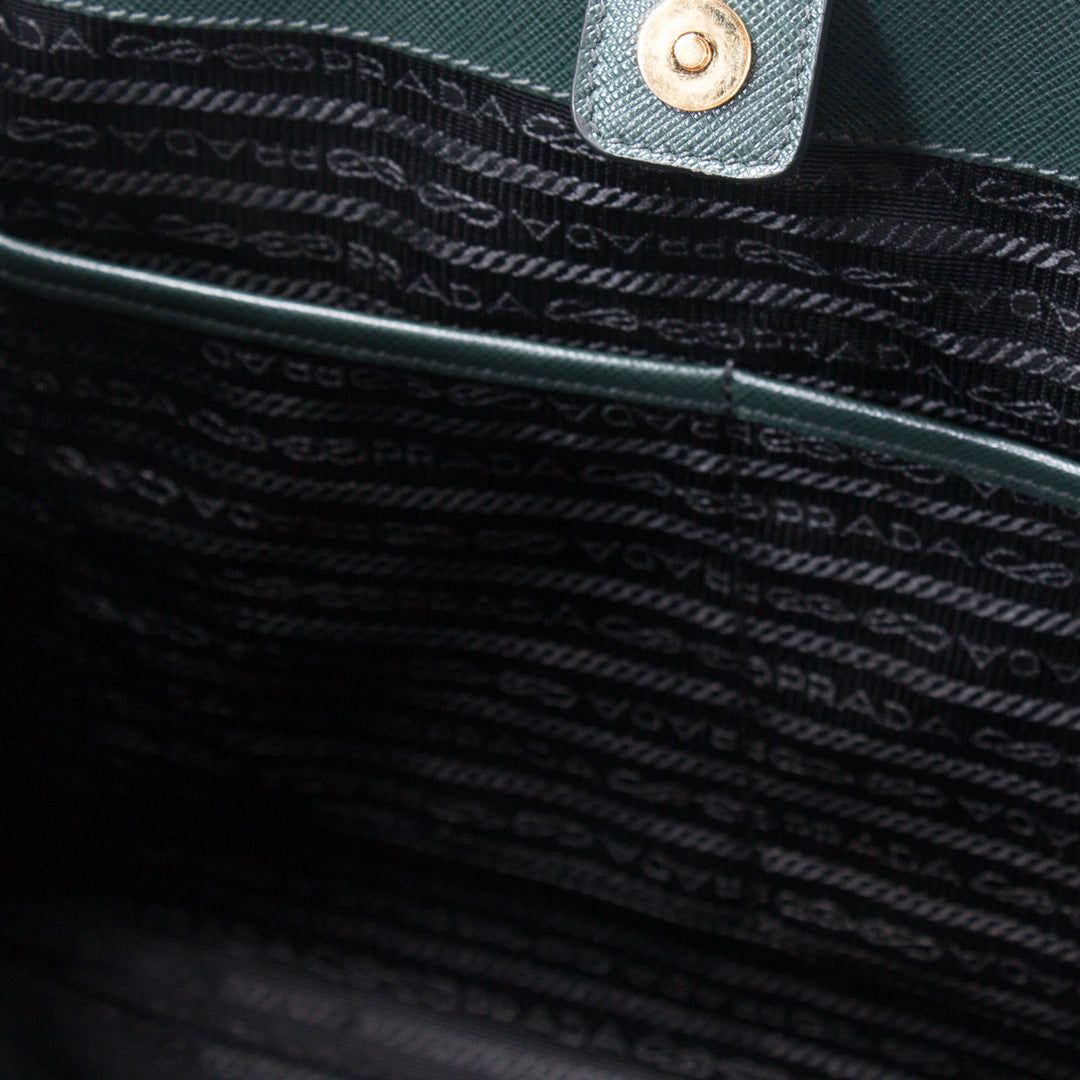 Prada Saffiano Lux Large Tote Bags Prada - Shop authentic new pre-owned designer brands online at Re-Vogue
