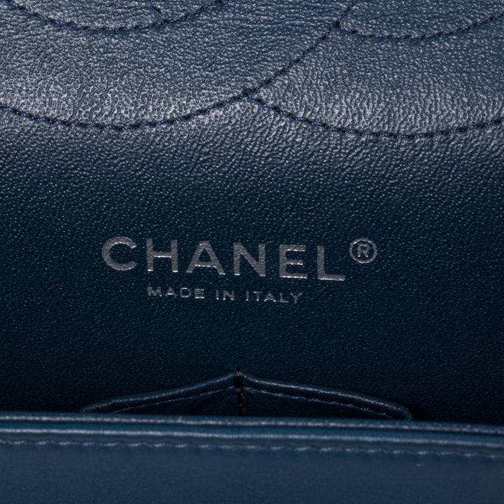 Chanel Jumbo Classic Flap Bag - revogue