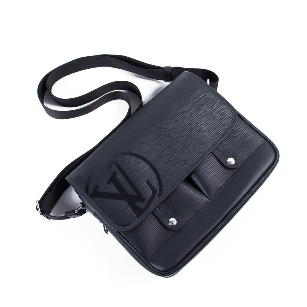 Louis Vuitton Downtown Messenger PM Bags Louis Vuitton - Shop authentic new pre-owned designer brands online at Re-Vogue