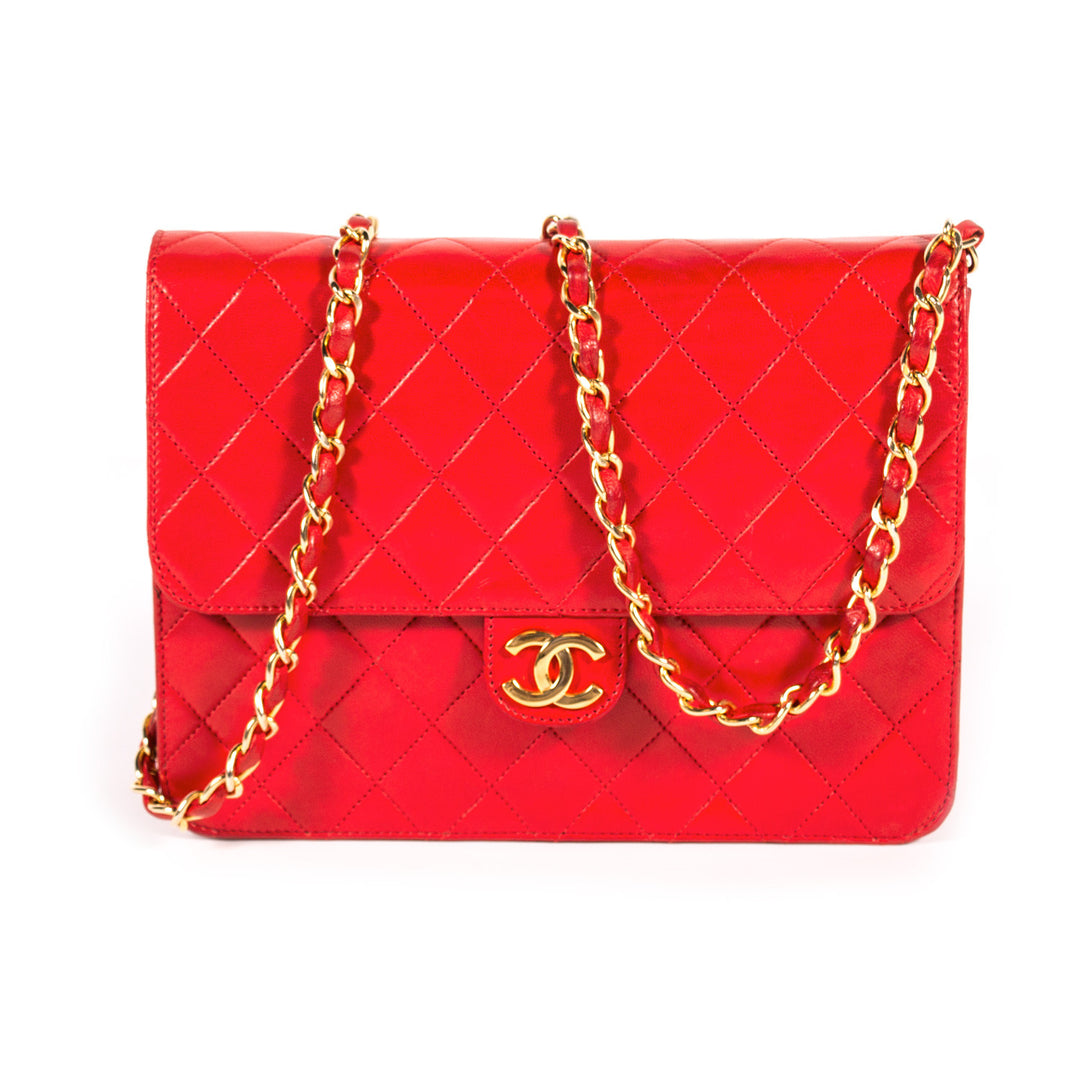 Chanel Quilted Chain Shoulder Bag Bags Chanel - Shop authentic new pre-owned designer brands online at Re-Vogue